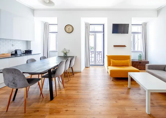 Lisboa Intendente 3Bedroom Apartment With Balcony