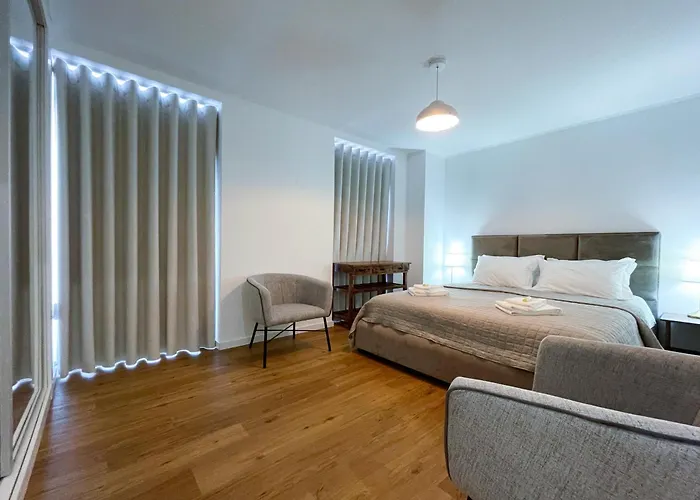 Lisboa Intendente 3Bedroom Apartment With Balcony