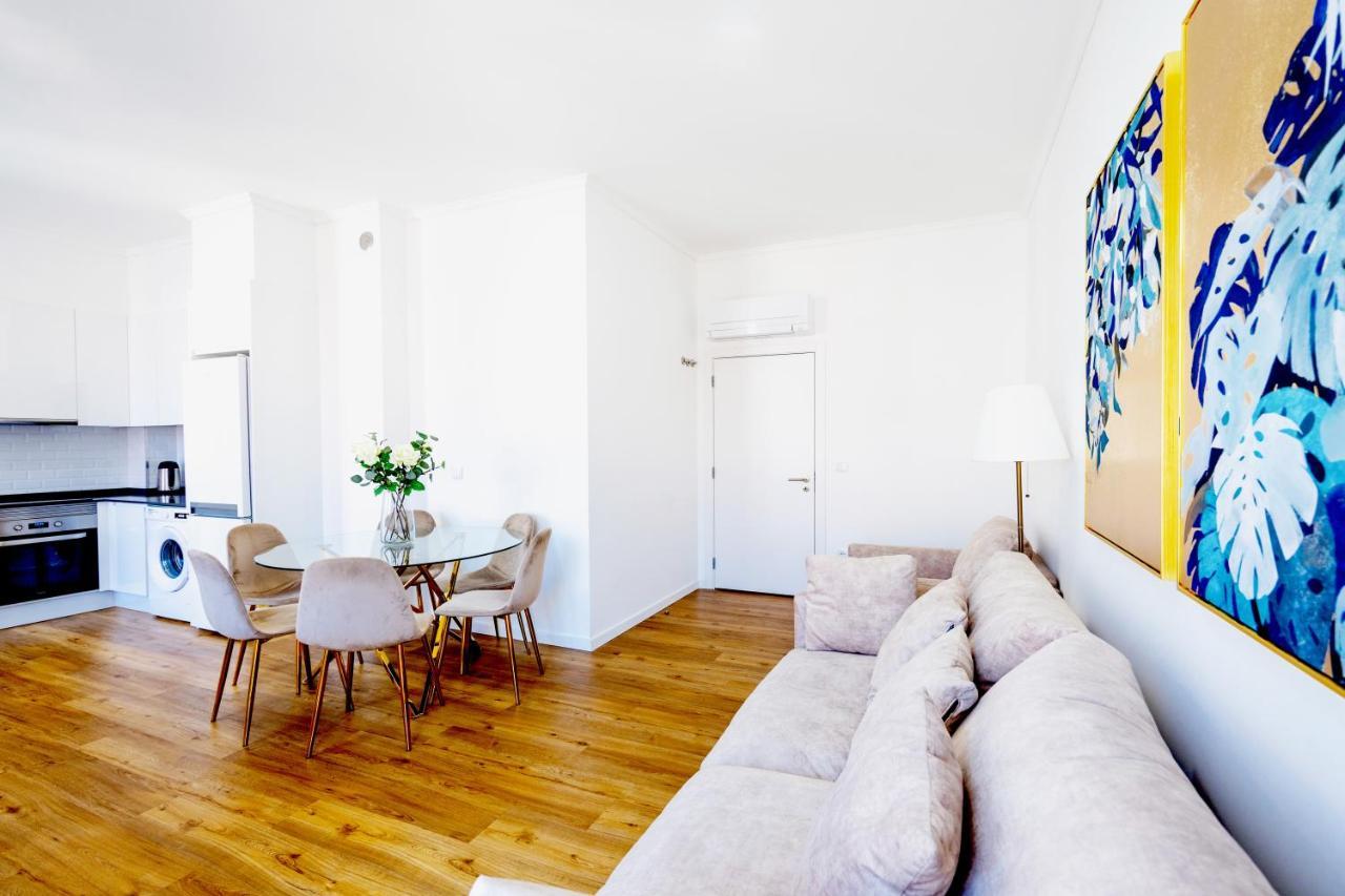 Intendente 3bedroom With Balcony Apartment Lisbon